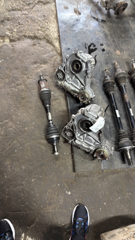 Піввісь задня, права 33207566074 BMW