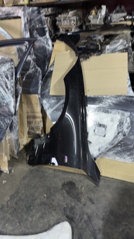 Переднє праве крило 41009492906 BMW