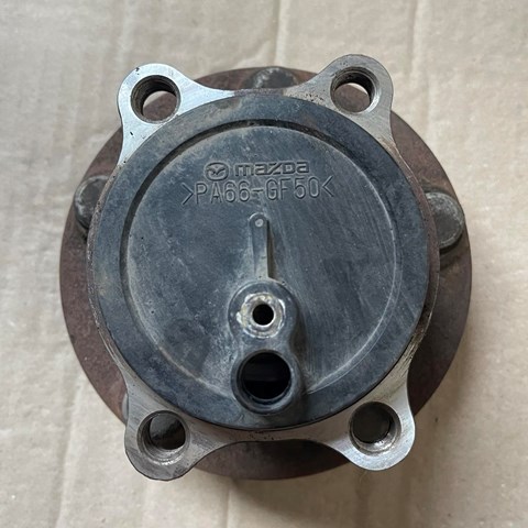 Маточина заднього колеса KD312615XB MAZDA