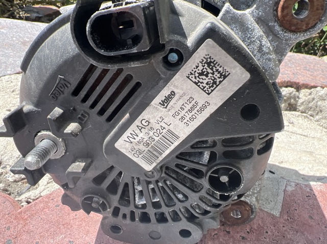Генератор автомобільний 03L903024L VAG
