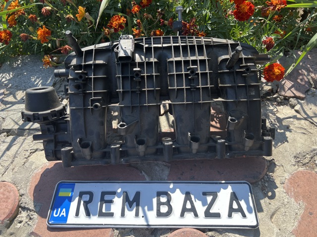 Колектор впускний 06L133201 VAG