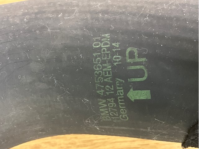 Шланг/патрубок інтеркулера, лівий 11614753651 BMW