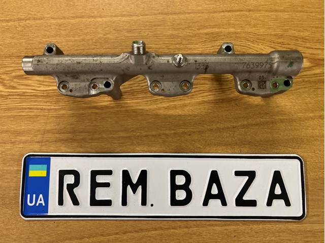 Паливна рампа 13537639975 BMW