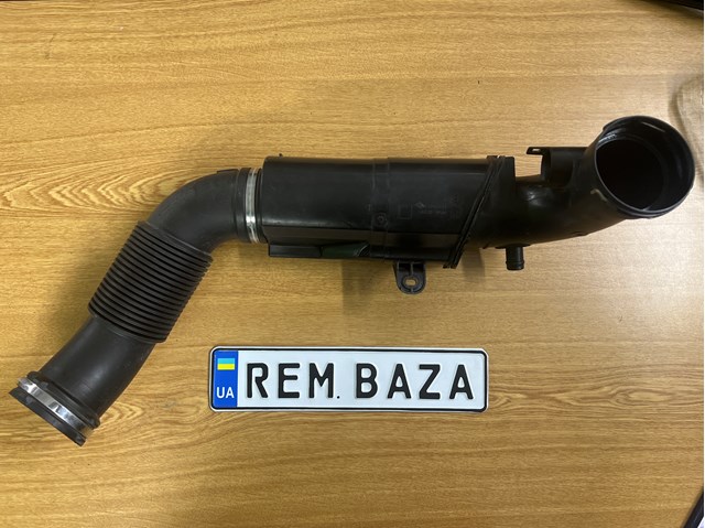 Повітряний патрубок витратоміра 13717619268 BMW
