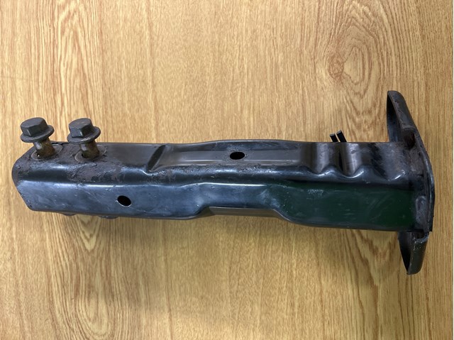 Кронштейн підсилювача переднього бампера 31106772232 BMW