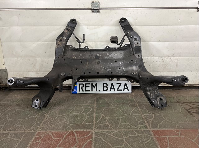 Підрамник передній 31116872729 BMW