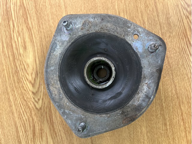 Опора стійки амортизатора переднього 31306772749 BMW
