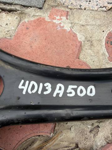 Правий важіль передній нижній підвіски 4013A500 MITSUBISHI