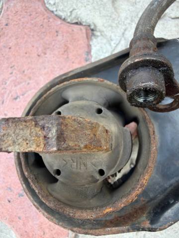 Цапфа поворотного кулака 4125A112 MITSUBISHI