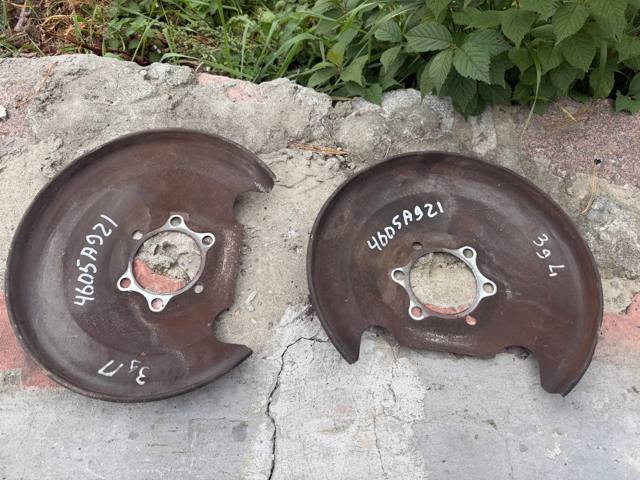 Захисний кожух гальмівного диска, заднього 4605A921 MITSUBISHI