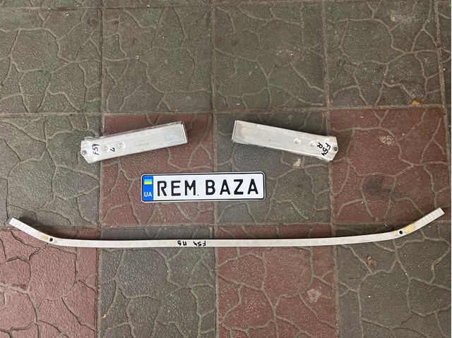 Кронштейн підсилювача переднього бампера 51117351526 BMW