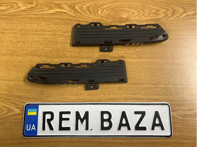 Молдинг решітки переднього бампера, лівий 51117355239 BMW