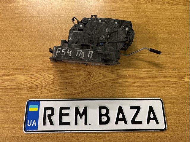 Замок передніх пасажирських дверей 51217281934 BMW