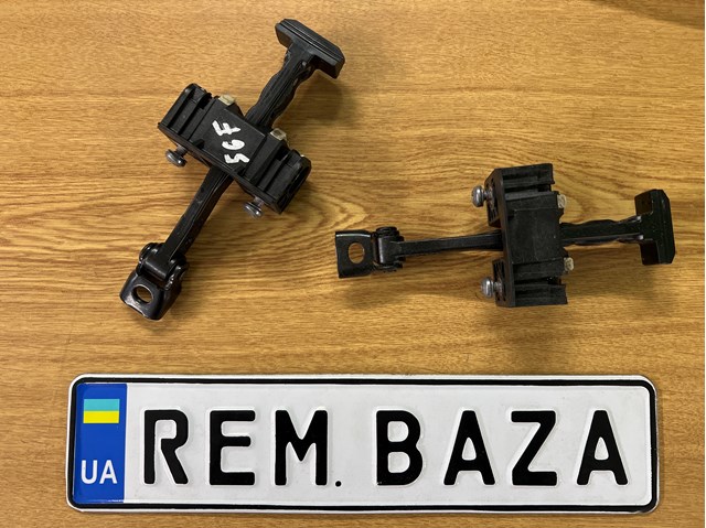 Обмежувач відкриття дверей, передній 51217297261 BMW