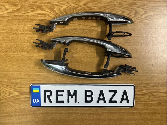 Ручка передніх дверей зовнішня, ліва 51217317635 BMW