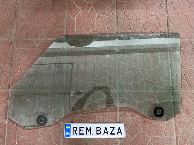 Скло та ущільнювачі скла вітрового правого/лівого 51337296447 BMW