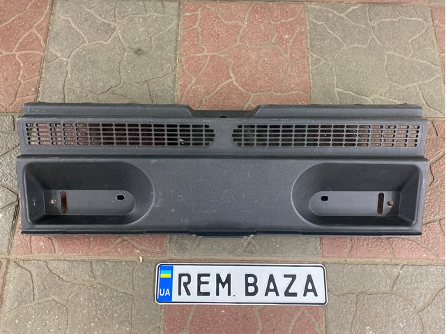 Накладка задньої панелі багажника 51477298591 BMW