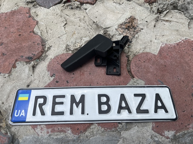 Кронштейн ручки відкривання капота 517823633B VAG