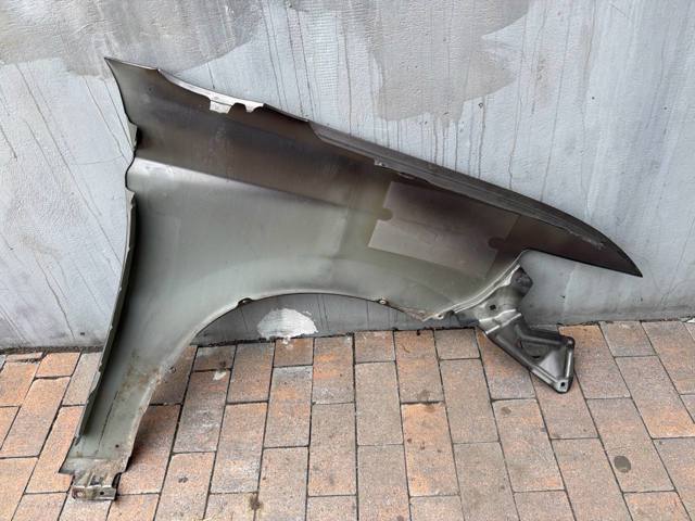 Бічна частина передня ліва 5220K685 MITSUBISHI