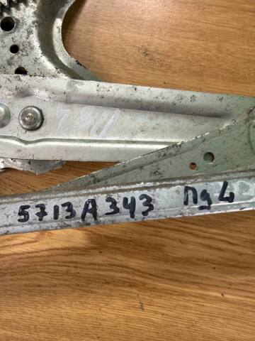 Механізм стеклопідйомника водійських дверей 5713A343 MITSUBISHI