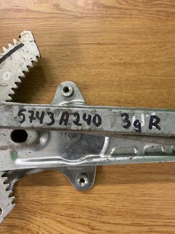 Механізм стеклопод'емника двері задньої, правої 5743A240 MITSUBISHI