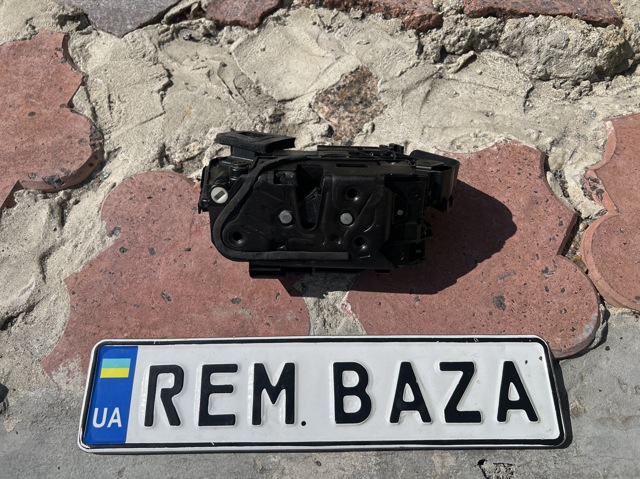 Замок задніх дверей, лівих 5TA839015E VAG