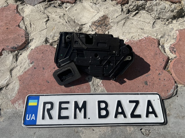 Замок задніх дверей, правих 5TA839016E VAG
