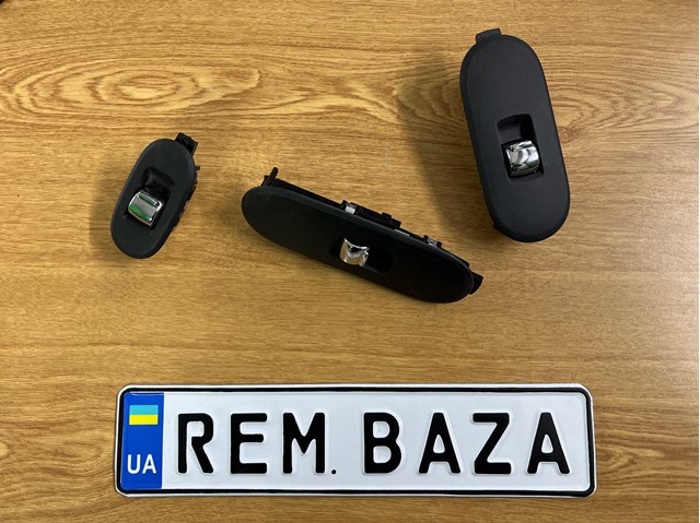 Кнопка вмикання двигуна склопідіймача передня права 61319294884 BMW
