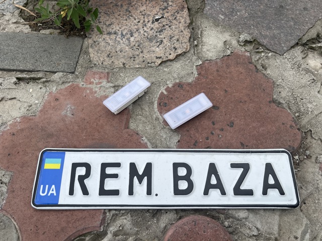 Лампа підсвічування в двері, передньої правої 63317941911 BMW