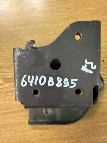 Кронштейн підсилювача заднього бампера 6410B895 MITSUBISHI