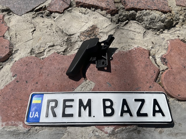Важіль відкривання капота 6R1823533 VAG