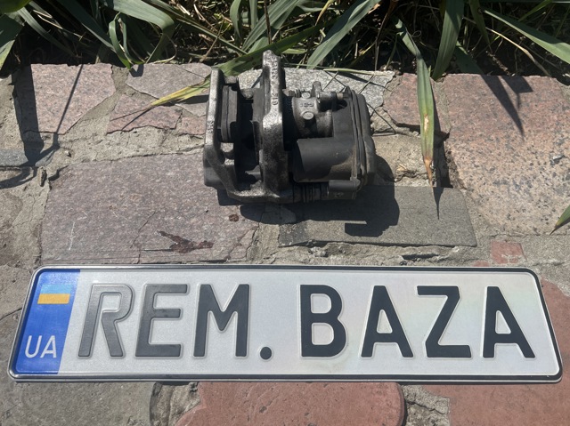 Задній гальмівний супорт лівий A0004237100 MERCEDES