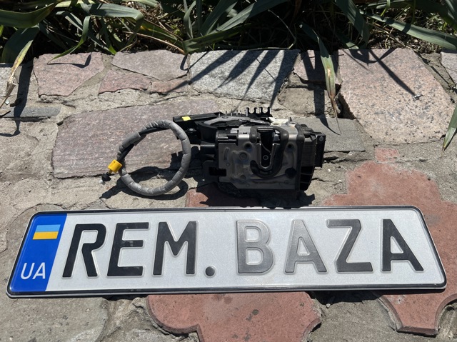 Замок дверей водія A0997206301 MERCEDES