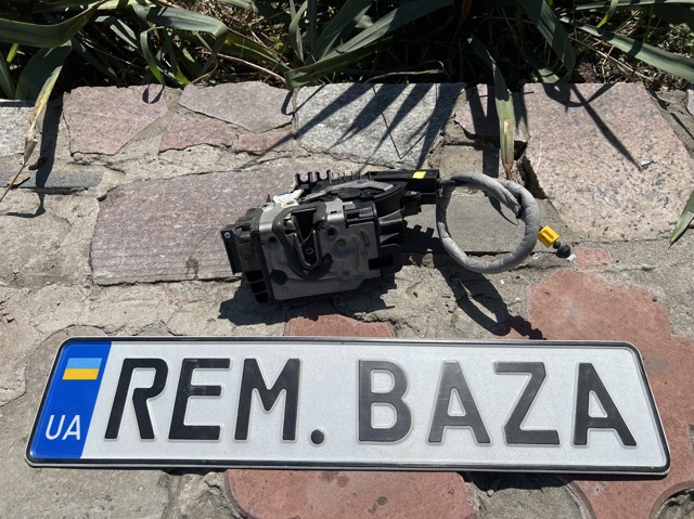 Замок передніх пасажирських дверей A0997206801 MERCEDES