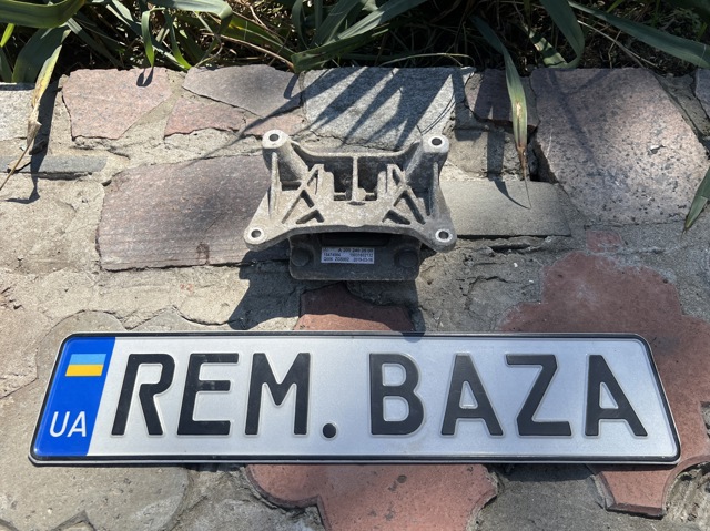 Опора коробки передач A2052402500 MERCEDES