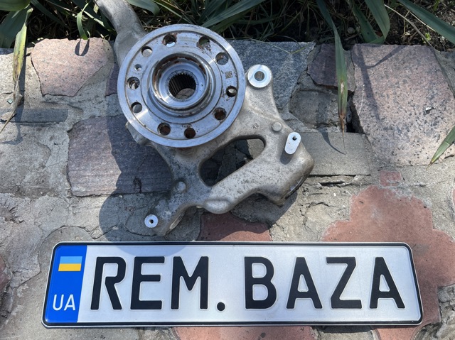 Маточина колеса передня A2053340300 MERCEDES