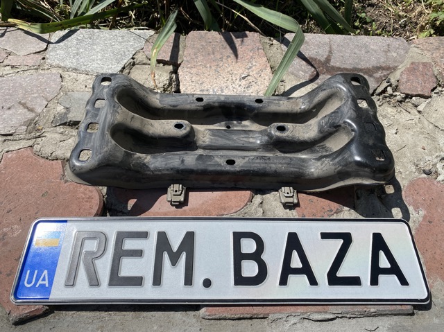 Кріплення трансмісії A2132420401 MERCEDES