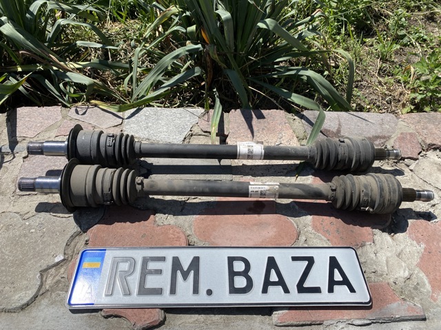 Піввісь задня, ліва A2133502411 MERCEDES