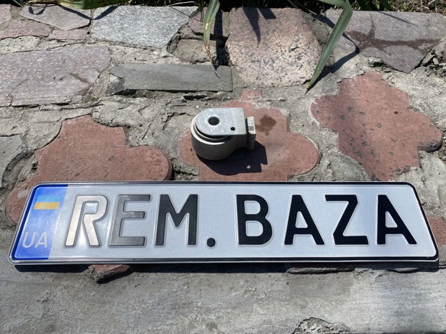 Сайлентблок (подушка) редуктора заднього моста, передній A2133508403 MERCEDES