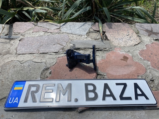 Петля заднтої двері, правої A2137302002 MERCEDES
