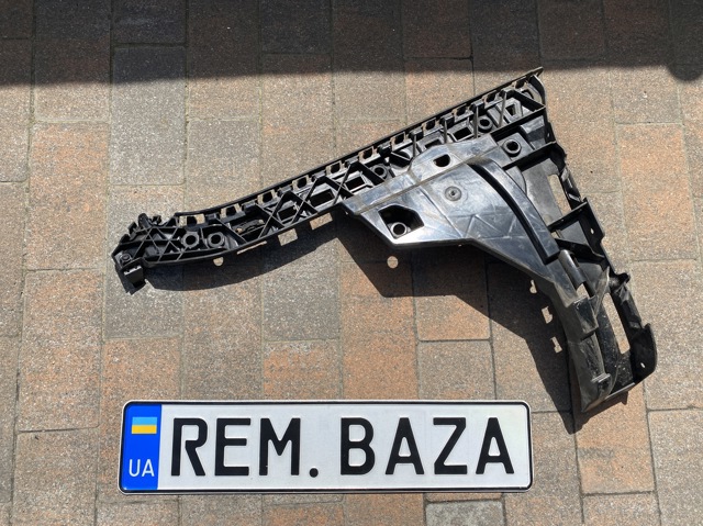 Направляюча заднього бампера, права A2138850263 MERCEDES