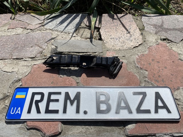 Ліве кріплення заднього бампера A2138850365 MERCEDES