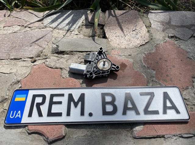 Мотор склопідйомника дверей задніх, лівих A2139060502 MERCEDES