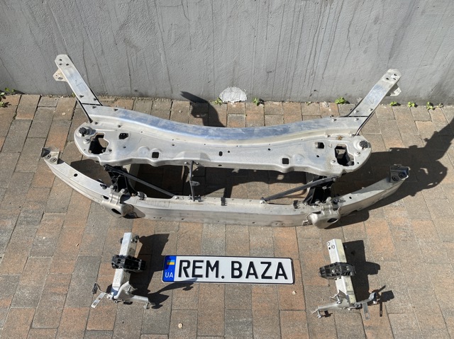 Кронштейн супорта радіатора, нижній A2536210500 MERCEDES