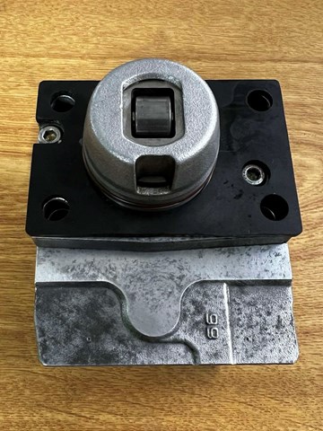Електробензонасос MD367152 MITSUBISHI