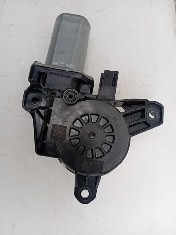 Моторчик склопідйомника двері задніх, правих 0009060908 MERCEDES