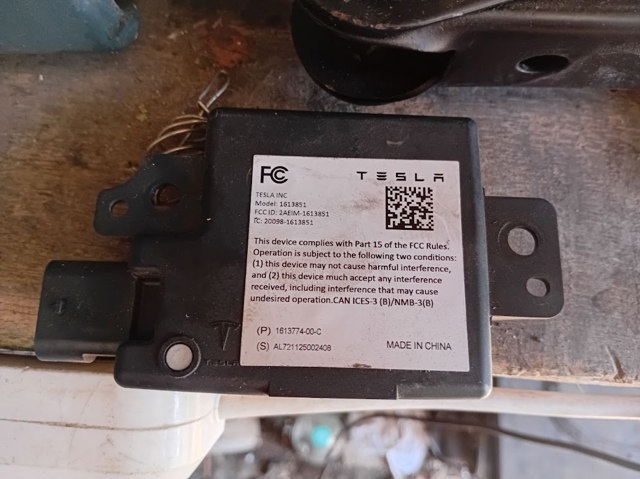 161377400C Tesla