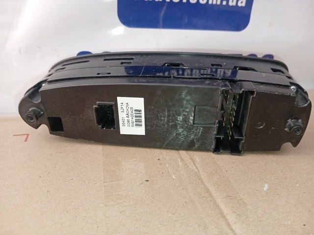 Кнопки переднього лівого склопід'ємника 254013JP1A NISSAN