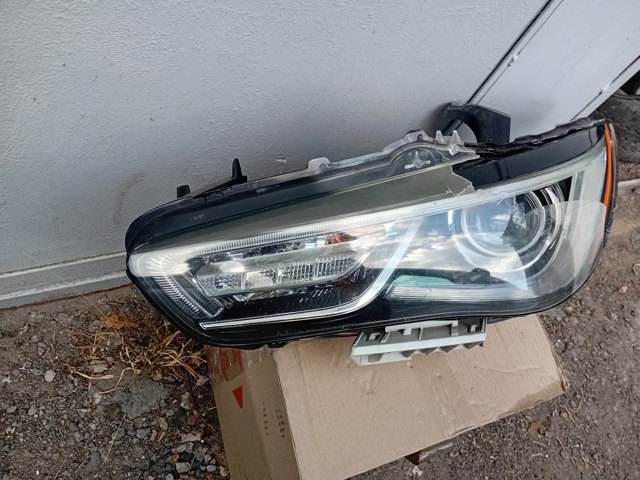 Фара дальнього світла в зборі 260609NF0A NISSAN