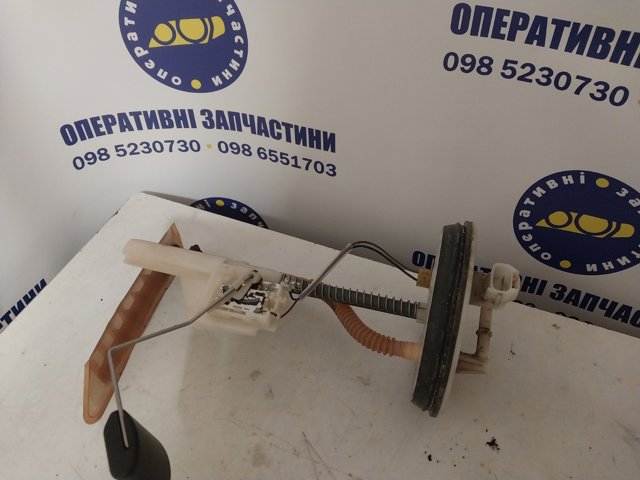 Датчик рівня палива в б / баку Хендай Санта фе II